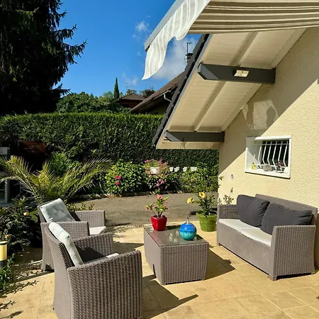 Emeraude Nyaraló *